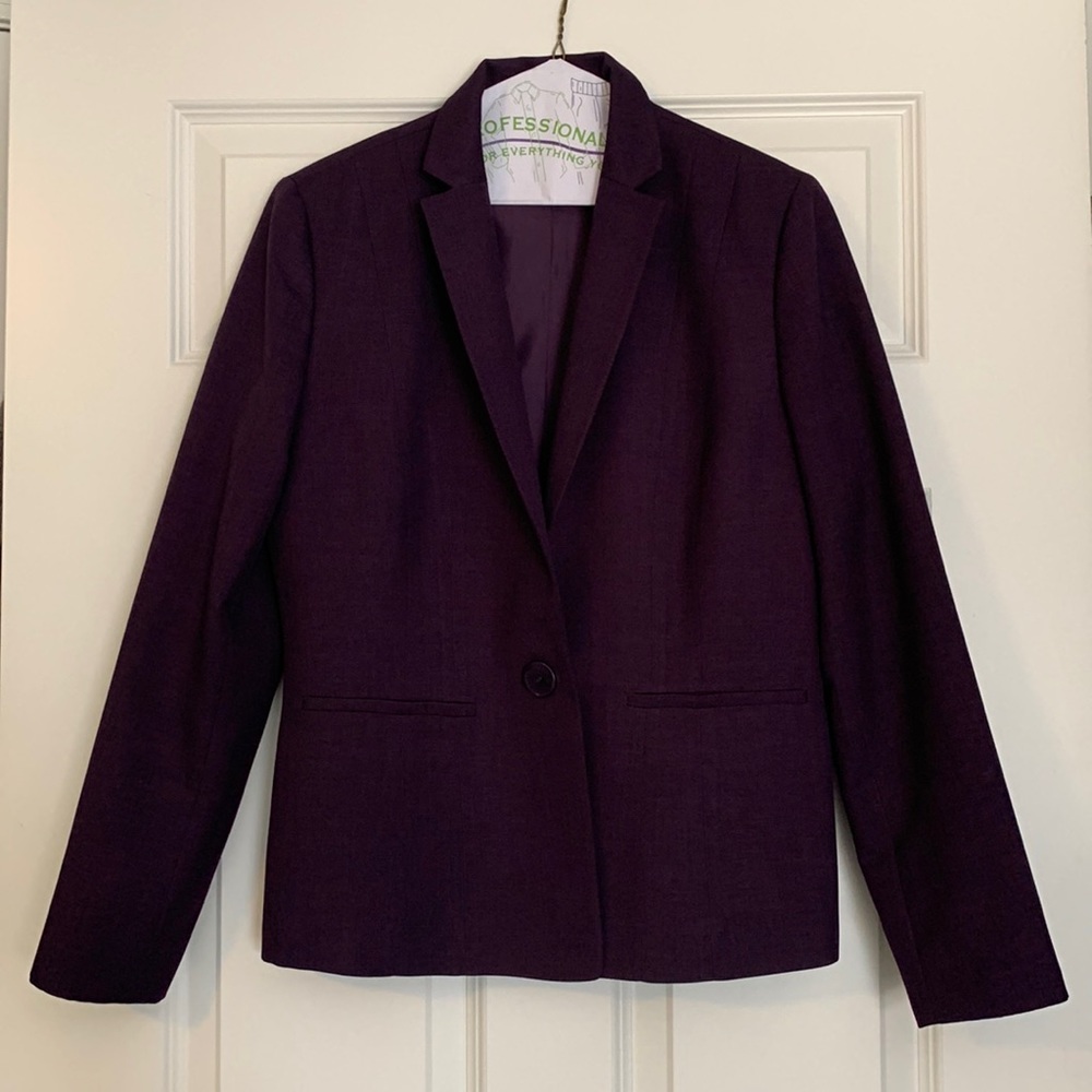 Evan Picone 10 purple blazer (like new, drycleaned)